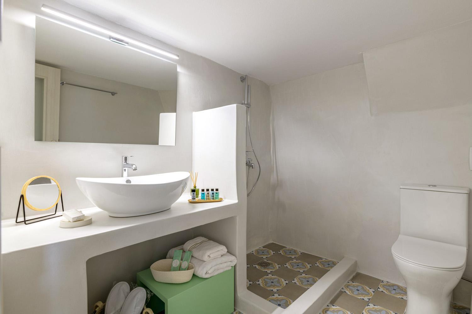 Demilia Luxury Suites Batsi  Room photo